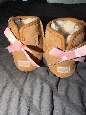 UGG Chestnut Baby Mini Boots with Pink Bows